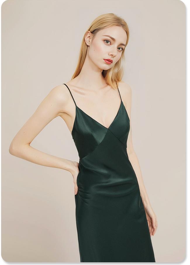 Wholesale Charmeuse Deep V-Neck Backless Long Slip Dress